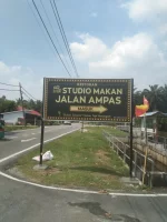 POLE SIGNAGE - Image 8